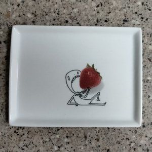 NWT 2010 Retired Oliver Strawberry Bite Appetizer Plate